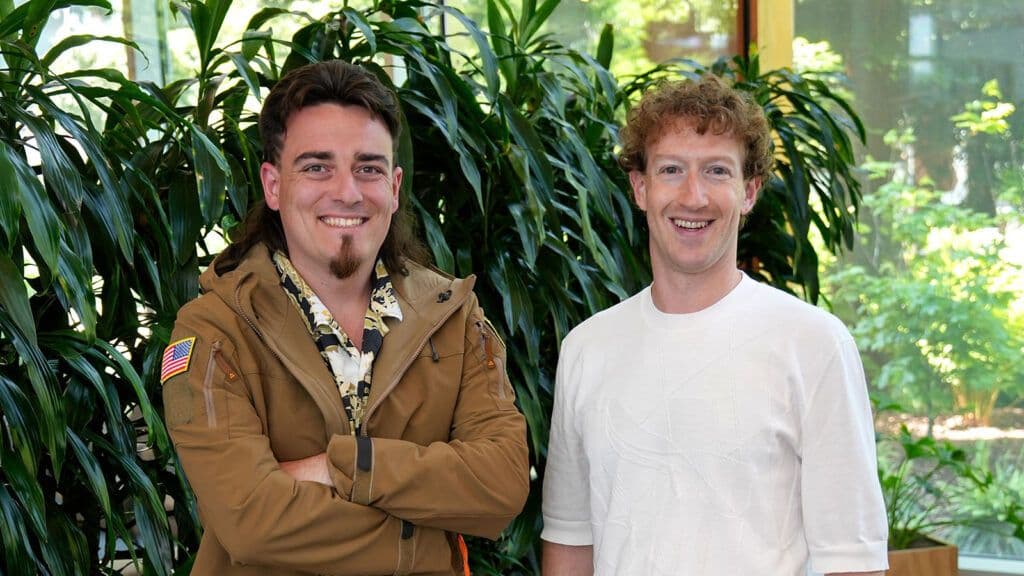 Palmer Luckey og Mark Zuckerberg har hatt svært et turbulent forhold. De har gått fra partnere, til rivaler, til partnere igjen. Foto: Anduril